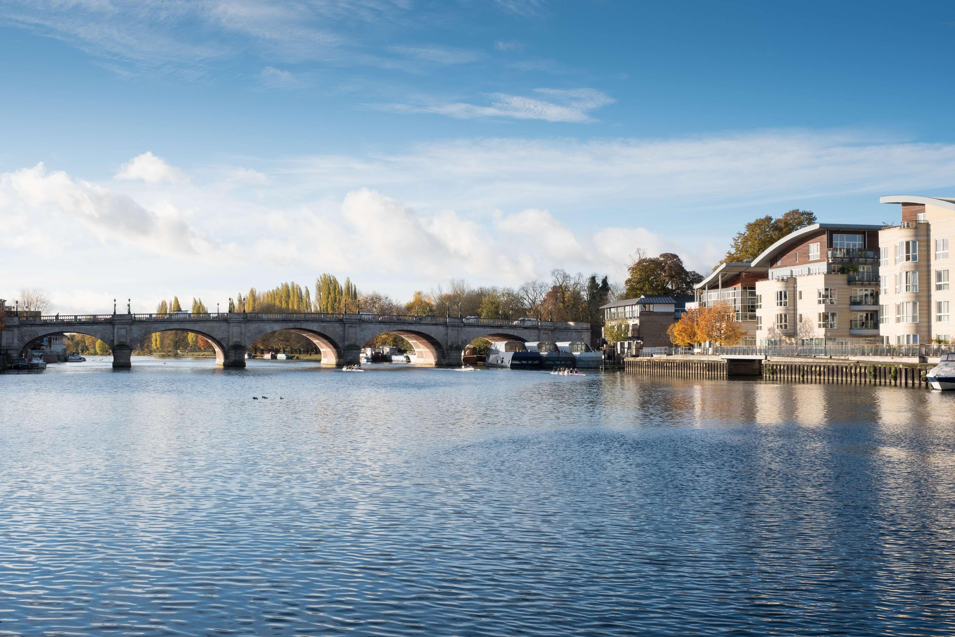 Doubletree By Hilton London Kingston Upon Thames Hotel Кингстън на Темза Екстериор снимка