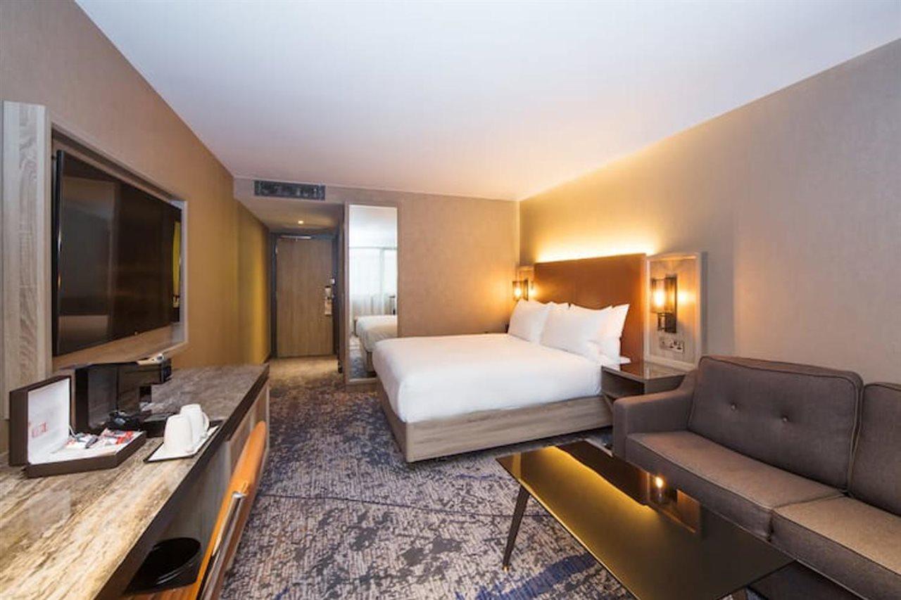 Doubletree By Hilton London Kingston Upon Thames Hotel Кингстън на Темза Екстериор снимка