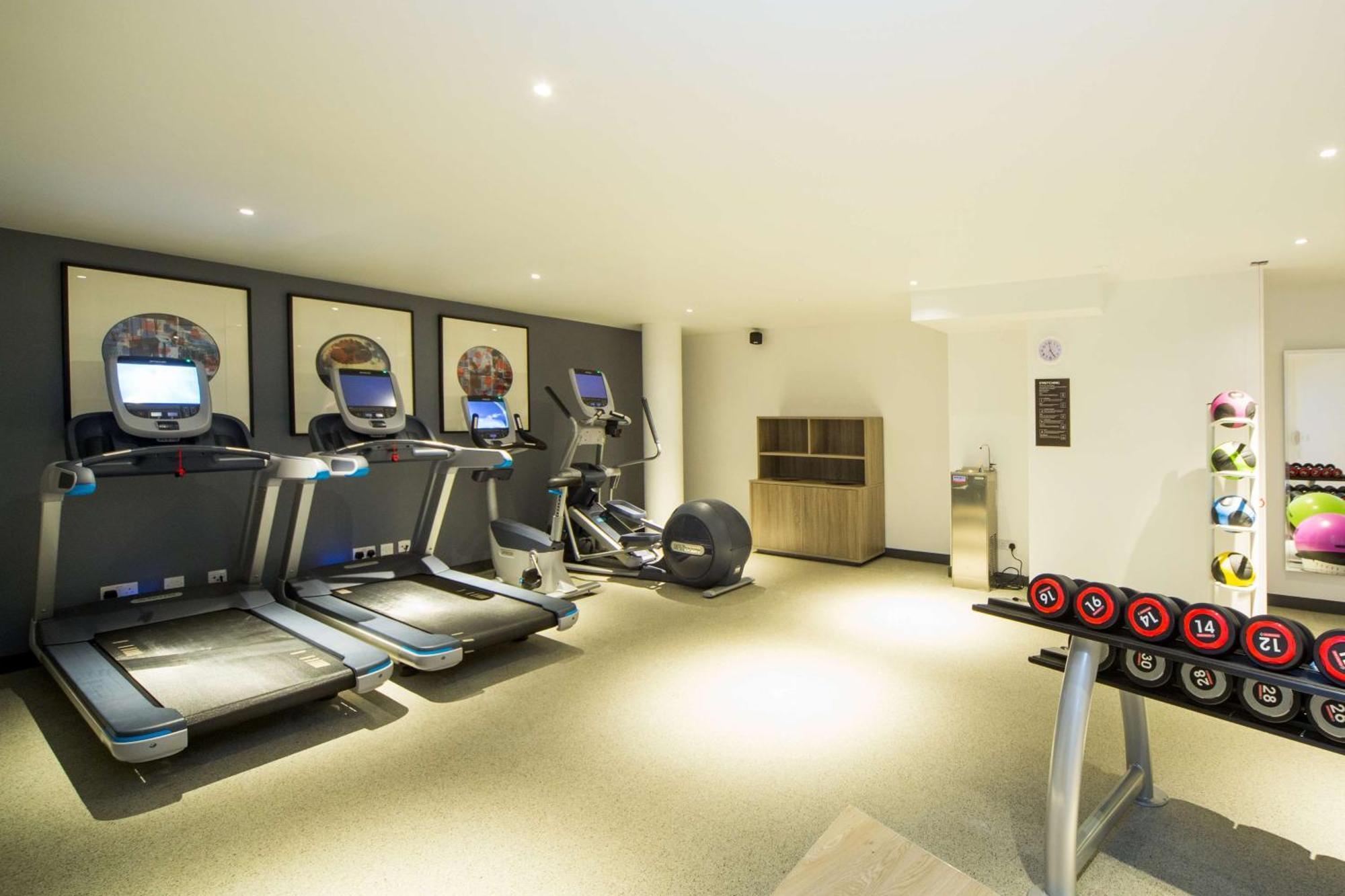 Doubletree By Hilton London Kingston Upon Thames Hotel Кингстън на Темза Екстериор снимка