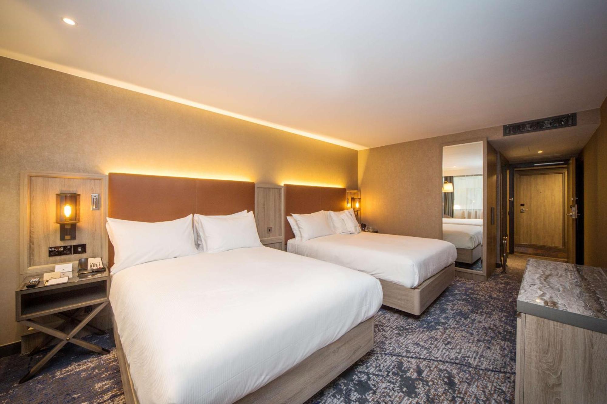 Doubletree By Hilton London Kingston Upon Thames Hotel Кингстън на Темза Екстериор снимка