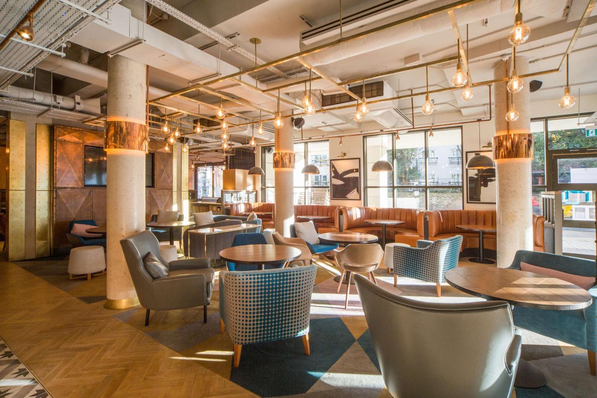 Doubletree By Hilton London Kingston Upon Thames Hotel Кингстън на Темза Екстериор снимка