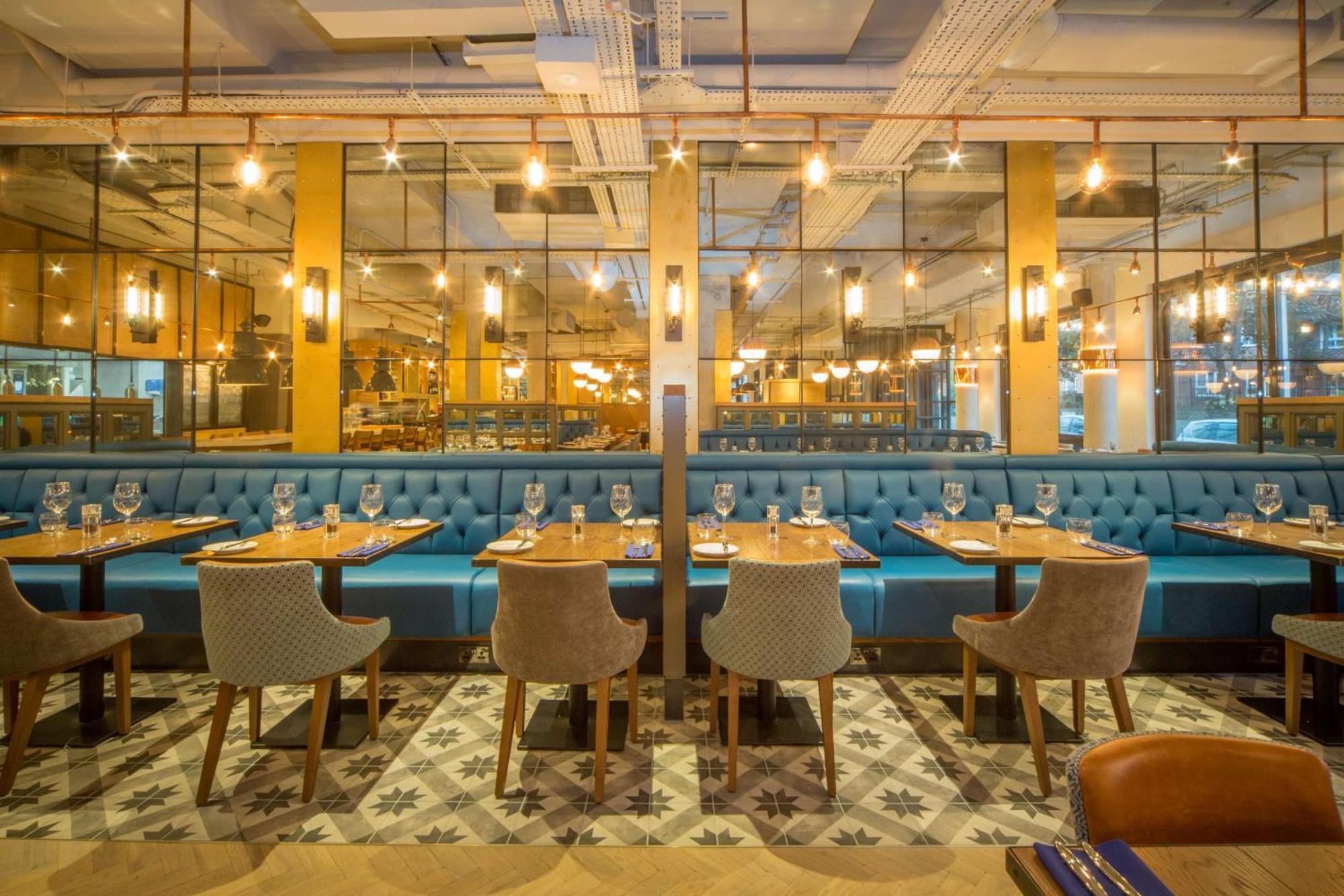 Doubletree By Hilton London Kingston Upon Thames Hotel Кингстън на Темза Екстериор снимка