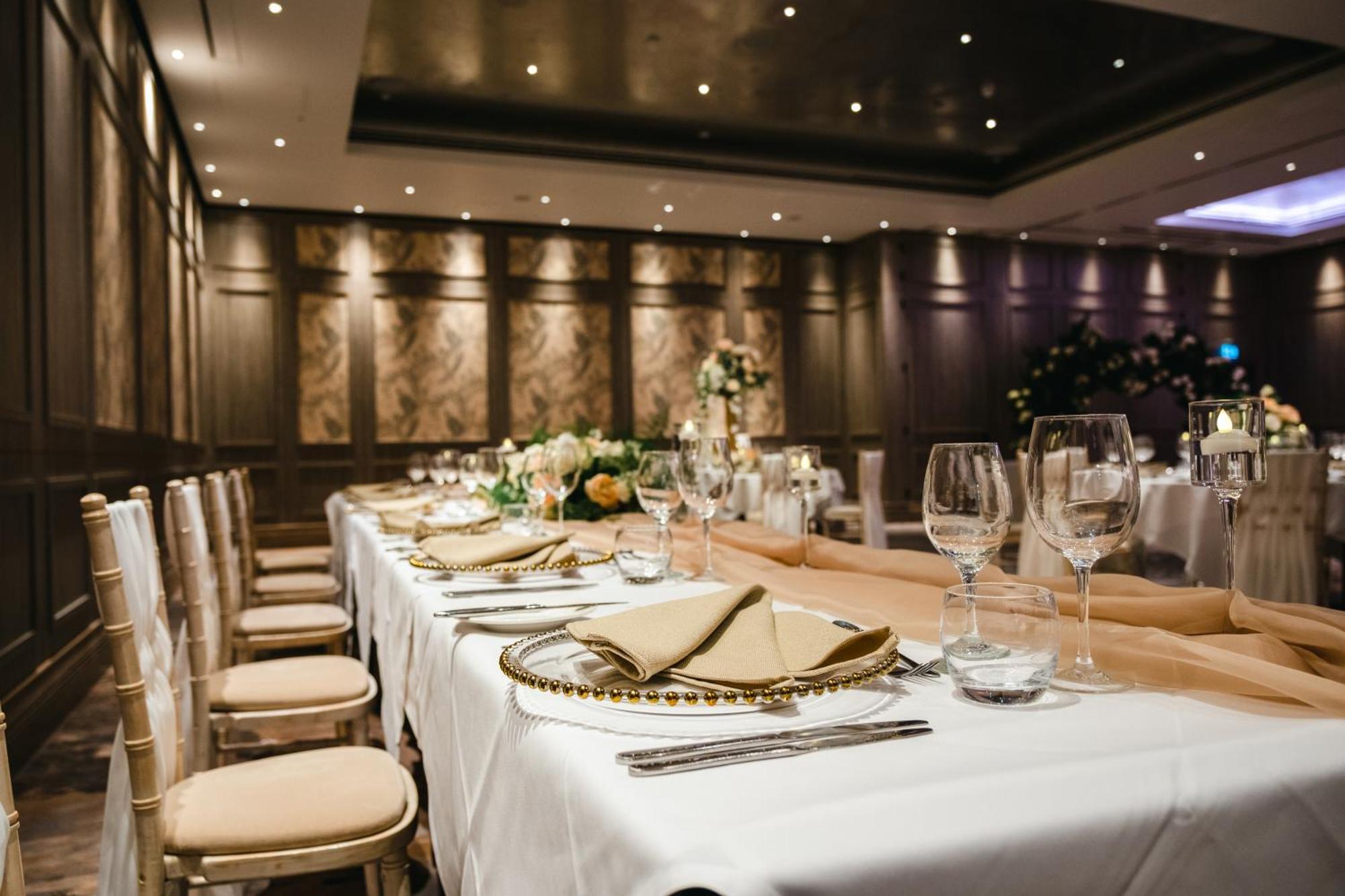 Doubletree By Hilton London Kingston Upon Thames Hotel Кингстън на Темза Екстериор снимка